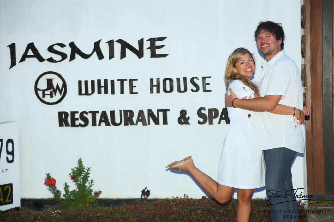 Jasmine White House Restaurant & Spa Dikwella Ngoại thất bức ảnh